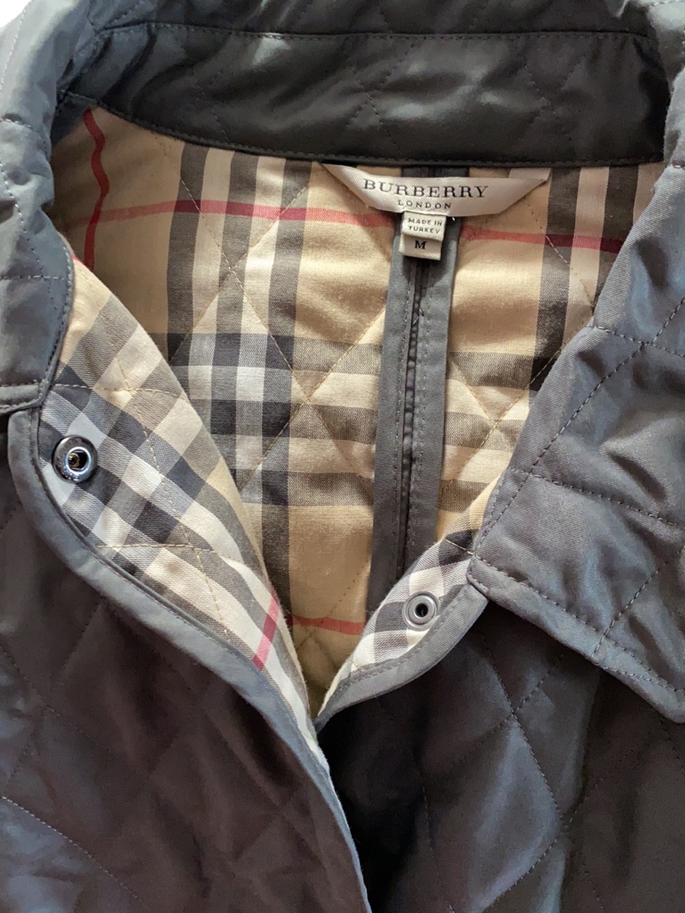 Burberry Quilted Lightweight Jacket in Navy with Check Lining